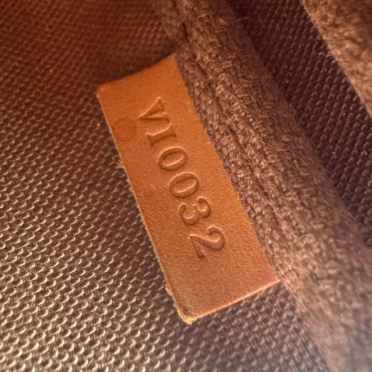 Louis Vuitton Monogram Pochette VI0032